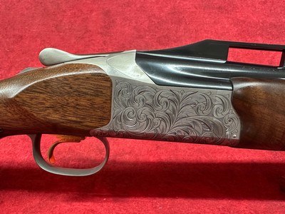 Browning Citori 825 Pro Trap 12ga 2.75" 30", Silver Nitride Stainless Steel Receiver, Adj Comb Gloss Black Walnut Stock (0183504003) - Image 5 of 13