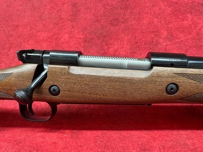 Winchester 70 Alaskan 375 H&H Mag 25" Brushed Polish Blued Sporter Barrel, Satin Walnut Monte Carlo Stock (535205138) - Image 4 of 11
