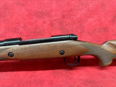 Winchester 70 Alaskan 375 H&H Mag 25" Brushed Polish Blued Sporter Barrel, Satin Walnut Monte Carlo Stock (535205138) - Image 9 of 11