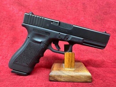 Glock Model 22C Gen 3 Semi-Automatic 40S&W Pistol – USED - Image 1 of 7