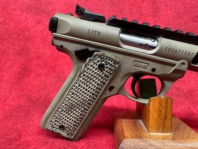 RUGER MARK IV 22/45 LITE 22LR 4.4" FDE THREADED BARREL (43920) - Image 3 of 5