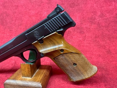 Smith & Wesson Model 41 .22 Rimfire Single Action Target Pistol 6 7/8" barrel with Muzzlebrake - Image 7 of 10