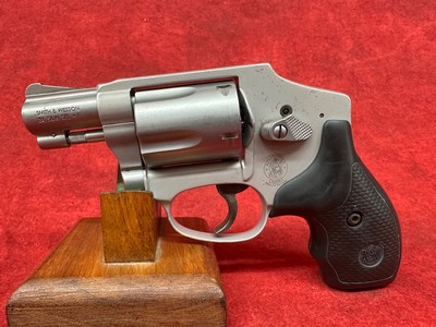 Smith & Wesson 642 Airweight 38 Special +P 5 Shot 1.88" Stainless Steel Barrel, Stainless Cylinder, Concealed Hammer J-Frame (103810) - Image 5 of 11