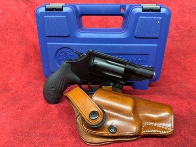 Smith & Wesson Governor Z-Frame 45 Colt (Long Colt)/410 Gauge 6 Shot 2.75" Matte Black Carbon Steel Barrel, comes with Galco Holster - Image 1 of 13