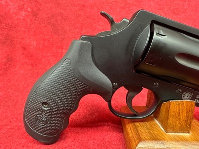Smith & Wesson Governor Z-Frame 45 Colt (Long Colt)/410 Gauge 6 Shot 2.75" Matte Black Carbon Steel Barrel, comes with Galco Holster - Image 3 of 13