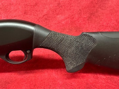 Benelli M2 12ga 26" Black Synthetic with Hi Viz sight, Limb saver pad, and Hard case. - Image 9 of 12