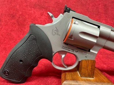 Taurus 44 Large Frame 44 Rem Mag 6 Shot 6.50" Matte Stainless Ported Barrel (2-440069) - Image 2 of 13
