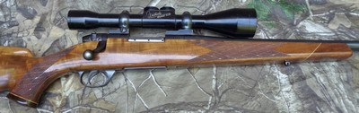 Weatherby Mark V Varmint Master 224 Wby Mag with Weatherby Imperial 6-62 scope - Image 10 of 11