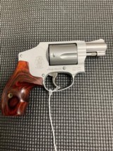 Smith & Wesson 642–2 Lady Smith, 38 special excellent condition - 1 of 5