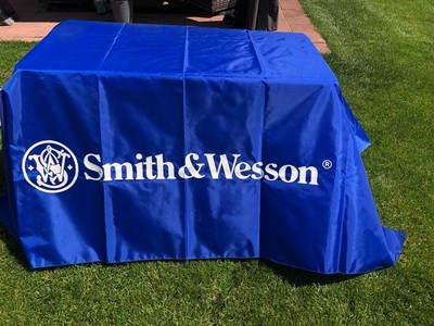 SMITH & WESSON-TABLE CLOTH