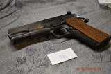 John Giles Bullseye pistols, pair with 50yd test target - 12 of 15