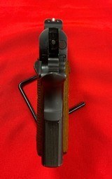 Colt 1911 MK IV Series 80 - 5 of 9