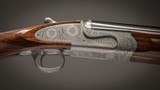 Holland & Holland 'Sporting ' Over and Under shotgun with 30 inch barrels and deluxe grade walnut - 4 of 6