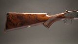 Holland & Holland 'Sporting ' Over and Under shotgun with 30 inch barrels and deluxe grade walnut - 6 of 6