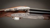 Holland & Holland 'Sporting ' Over and Under shotgun with 30 inch barrels and deluxe grade walnut - 3 of 6