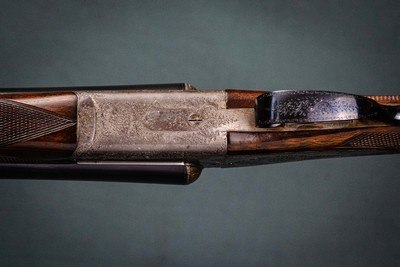 Holland & Holland 12 gauge 2-Inch chamber Dominion Model Back-Action ejector Shotgun with 28 inch barrels - Image 4 of 6