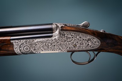 Holland & Holland 12 Gauge 'Royal Deluxe' Over-and-Under shotgun with 30 inch barrels - Image 2 of 7