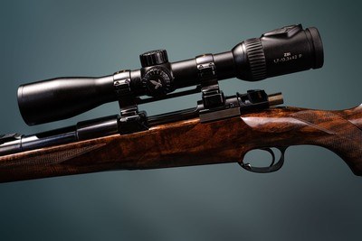 Holland & Holland Take-Down 'Bolt-Action' Magazine Rifle in our .375 H&H caliber - Image 2 of 7