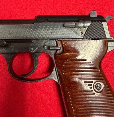 Vintage WW2 German P38 9MM in Excellent Condition Manufactured in 1943 - Image 3 of 15