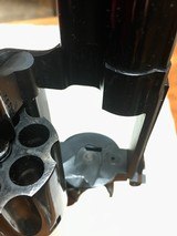 Smith & Wesson 29-3 (ca. 1984-85).
95%.
3Ts.
Box - 11 of 12