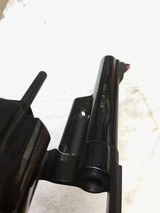 Smith & Wesson 29-3 (ca. 1984-85).
95%.
3Ts.
Box - 5 of 12