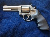 S&W 686 PLUS, 4”, box - 4 of 9
