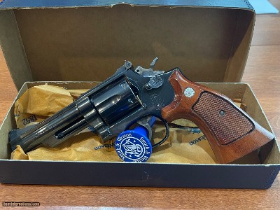 1982 S&W 19-5 4” ANIB complete w papers, tools