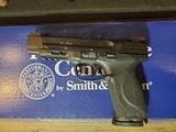 Smith and wesson 2.0 5in Pro Series - 1 of 5