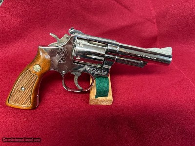 Smith & Wesson 19-4 NICKEL Combat Magnum .357 mag.