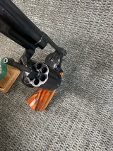 Smith & Wesson Model 19-3 Combat Magnum. .357 - 10 of 11