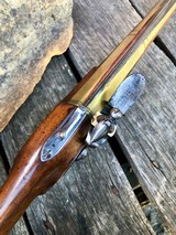 A CURIOUS ENGLISH BLUNDERBUSS WITH SPRING BAYONET IN EXCELLENT MECHANICAL CONDITION - 7 of 12