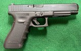 Glock 34, Gen 3, with box, 24 Factory magazines, and a nice Kydex holster - 1 of 11