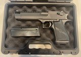 MAGNUM RESEARCH DESERT EAGLE XIX
44 MAGNUM WITH COMPENSATOR - 3 of 8