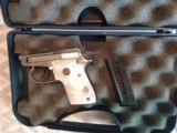 Beretta 21A Bobcat Nickel Pearl grips Case - 7 of 8