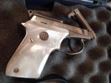 Beretta 21A Bobcat Nickel Pearl grips Case - 3 of 8