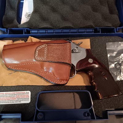 S&W 617 .22 10 shot revolver case holster & more - Image 13 of 15