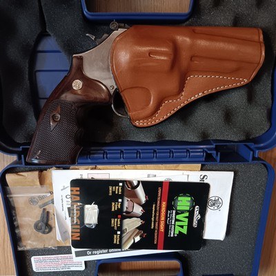 S&W 617 .22 10 shot revolver case holster & more - Image 5 of 15