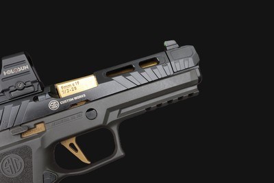 SIG Sauer Custom Works Spectre Comp w/ HoloSun & 3/Mags - Image 3 of 9