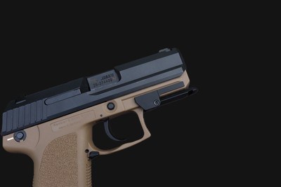 Rare Heckler & Koch UPS40 Compact Taupe .40 S&W w/Box & 2 Mags - 2004 Mfg. - Image 2 of 10