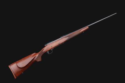 Winchester Model 70 Classic LH 7mm Rem Mag - Image 1 of 15