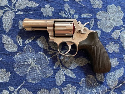 Smith & Wesson 65-3, 3 inch Barrel.Shoots .357 magnum and .38 special.Excellent.No Mims, no lock. - Image 1 of 15