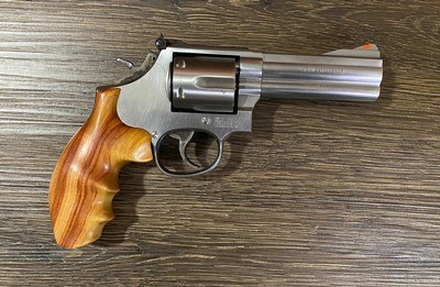 Smith & Wesson 686-4, .357 magnum.4" bbl, Round Butt. No Mims, No Lock.Excellent! - Image 7 of 15