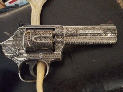 S&W Patriot Themed Engraved 686 revolver - Image 3 of 4