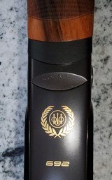 Beretta 692 sporting black 12GA 32" barrels - 8 of 15