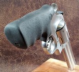 ***SMITH & WESSON - 629 CLASSIC - .44 MAGNUM - 5" BARREL - LIKE NEW!*** - 6 of 10