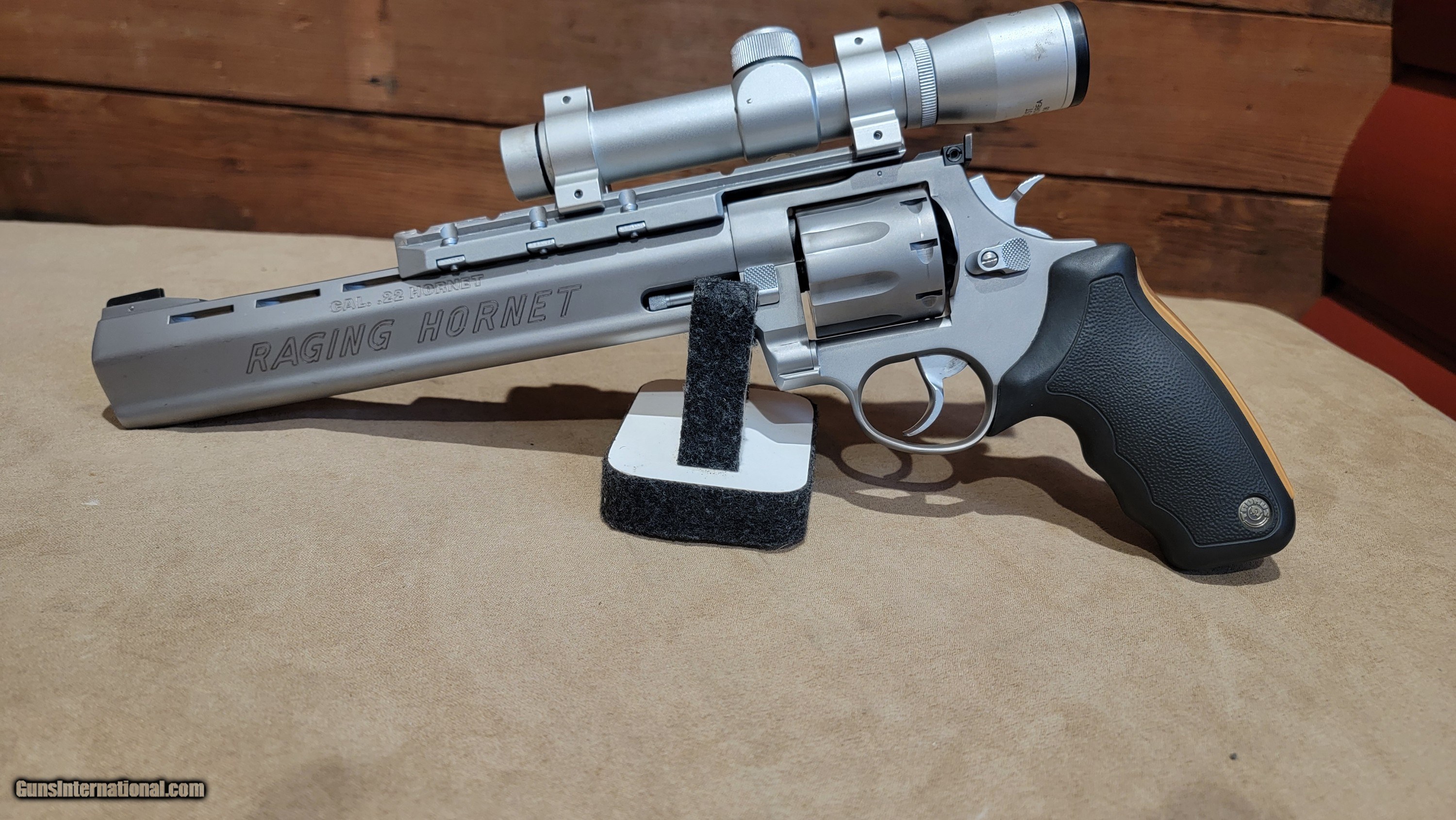 Taurus 22H SS Raging Hornet 8 Shot Stainless