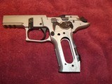 SIG SAUER P226 .40S&W SSE - 9 of 13