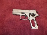 SIG SAUER P220 SSE .45ACP CARRY - Image 5 of 12