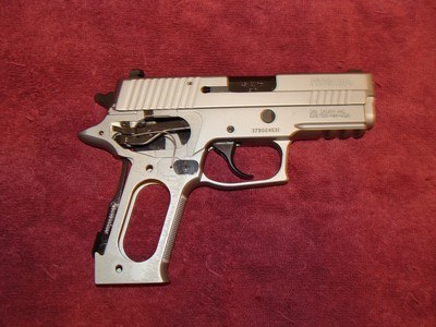 SIG SAUER P220 SSE .45ACP CARRY - Image 6 of 12