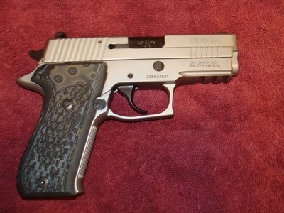 SIG SAUER P220 SSE .45ACP CARRY - Image 4 of 12